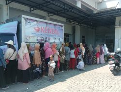 Warga Serbu Penyaluran Beras dan Minyak Murah di Sayung, 5 Ton Ludes Sekejap!