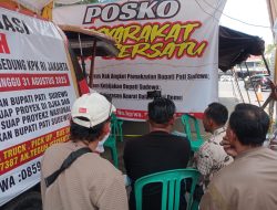Kawal Kasus Korupsi, Warga Nobar Liputan Pemeriksaan Sudewo