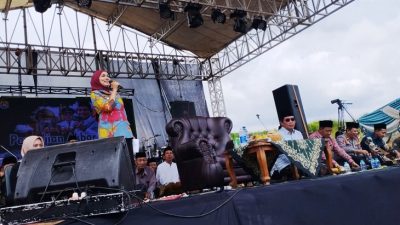 Ribuan Warga Kendal Padati Pengajian Akbar KH. Anwar Zahid, Bupati Kendal: Alhamdulillah Daerah Tetap Kondusif di Tengah Gejolak Luar