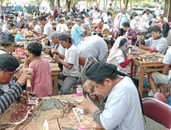 Hari Ukir, Siswa hingga Pengukir Perempuan Meriahkan ‘Semarak Budaya 2025’ di Pantai Kartini Jepara