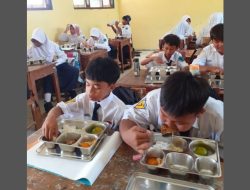 Hari Pertama MBG di SMPN 3 Pegandon, Hampir Semua Porsi Ludes