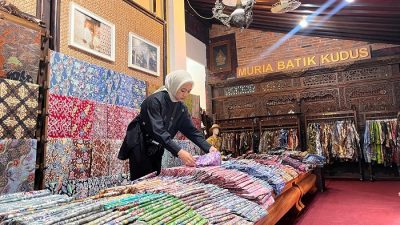 Kisah Yuli Astuti, ‘Perintis Bukan Pewaris’ yang Lestarikan Batik Kudus dan Berdayakan Disabilitas