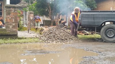 Jalan Rusak Parah di Desa Pasuruhan Lor Batal Diperbaiki Tahun Ini, Ternyata Anggarannya Dialihkan untuk Masalah Mendesak Ini