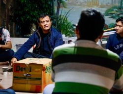 Njagong Bareng Warga di Pos Kamling, Ahmad Luthfi Aktifkan Siskamling dan Jogo Tonggo
