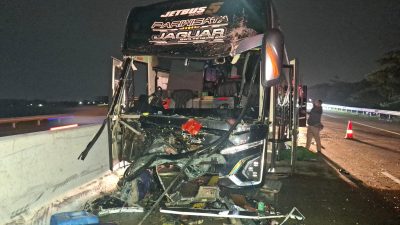 Bus Zifa Trans Tabrak Truk Pecah Ban di Tol Kendal, Dua Tewas, Korban Selamat Ungkap Detik-Detik Kecelakaan Maut