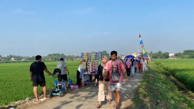 Luar Biasa! Debut Perdana Pasar Sembrodo di Tengah Sawah Kudus Langsung Diserbu Ratusan Pengunjung