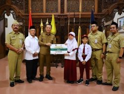 Bupati Sam’ani Lepas Kontingen Kudus untuk Lomba FTBI dan MAPSI Tingkat Provinsi, Begini Pesannya!