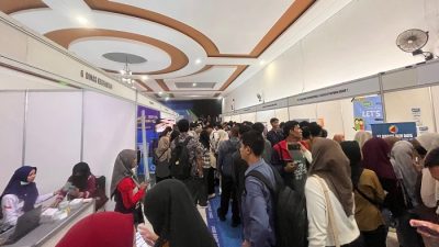 Satu Kursi Diperebutkan Empat Orang, Ribuan Pencari Kerja Serbu Job Fair Kudus 2025