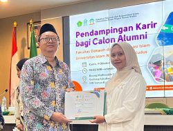 Calon Wisudawan KPI UIN Sunan Kudus Diajak Bawa Komunikasi Mencerahkan