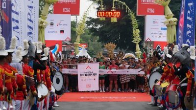 Stride to Glory: Bank Jateng Friendship Run Purwokerto Padukan Lari Sehat dan Pemberdayaan UMKM Lokal