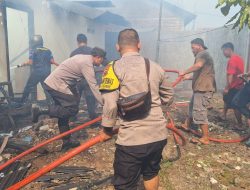 Lima Rumah di Gemuh Terbakar, Empat Motor Ikut Terpanggang