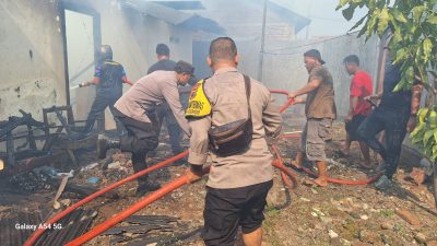 Lima Rumah di Gemuh Terbakar, Empat Motor Ikut Terpanggang