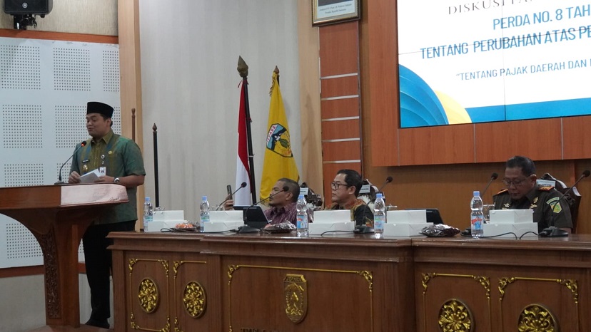 Suasana diskusi panel sosialisasi Perda Nomor 8 Tahun 2025 tentang Pajak dan Retribusi Daerah di Gedung Shima Jepara
