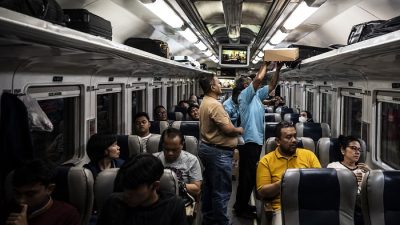 Tinjau Stasiun Tawang Semarang, Kapolri Ingatkan Potensi Cuaca Ekstrem saat Nataru