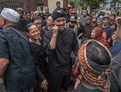 Kawal Pemeriksaan Gunretno, Puluhan Warga Kendeng Geruduk Polda Jateng