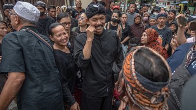 Kawal Pemeriksaan Gunretno, Puluhan Warga Kendeng Geruduk Polda Jateng