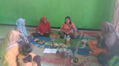 Bantu Alat Spinner, Poltekkes Semarang Dorong Kualitas Sumpia Rebon Pesisir Kendal