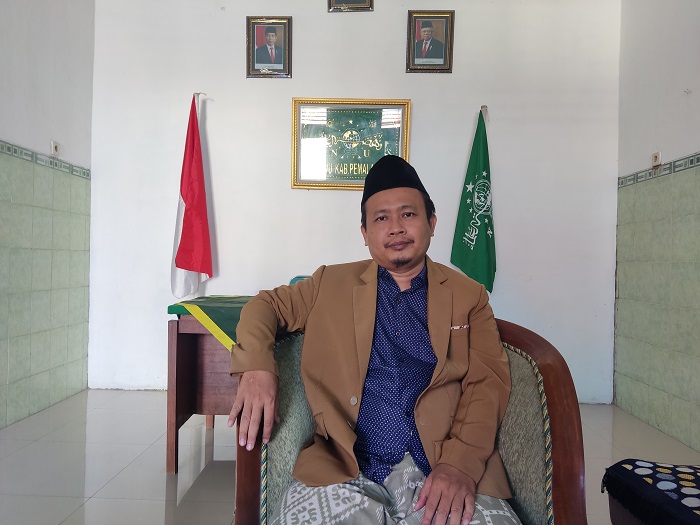 Ketua PCNU Pemalang, KH Abu Joharudin Bahry, saat memberikan keterangan pers terkait pernyataan sikap dukungan terhadap hasil Muktamar NU ke-34