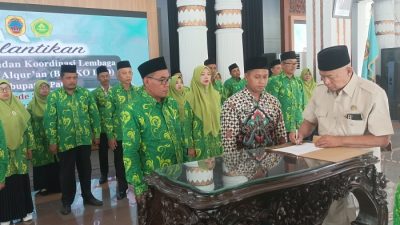 Suasana pelantikan pengurus BADKO LPQ Kabupaten Pati di Pendopo Kabupaten yang dihadiri pimpinan DPRD
