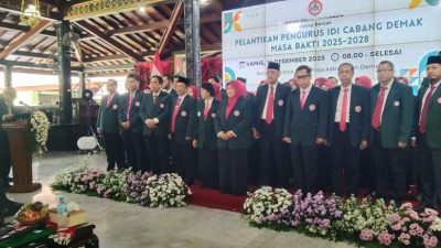 Resmi Dilantik, dr. Siti Anisah Nakhodai IDI Cabang Demak Periode 2025–2028