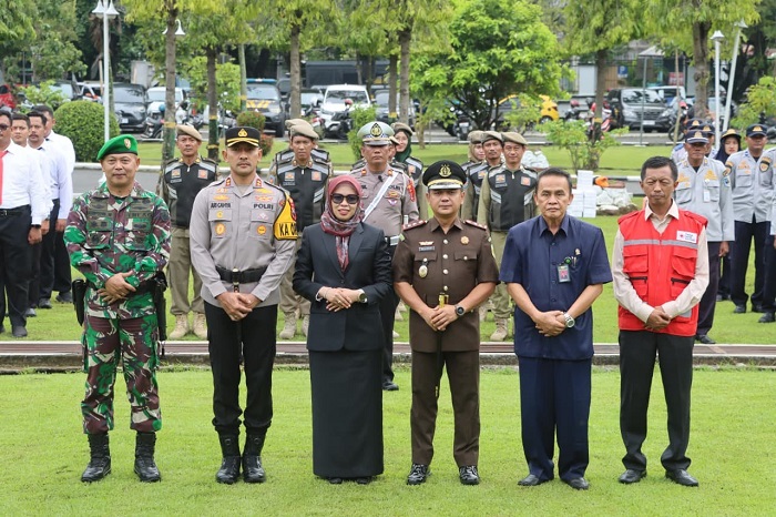 Apel Gelar Pasukan Operasi Lilin Candi 2025 berlangsung di Halaman Sekretariat Daerah Kabupaten Demak