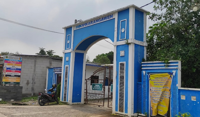 Gerbang depan SMKN 1 Karangawen Kabupaten Demak
