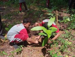 Cegah Banjir, Ratusan Siswa SMP Serbu Pegunungan Kendeng Tanam Ribuan Pohon