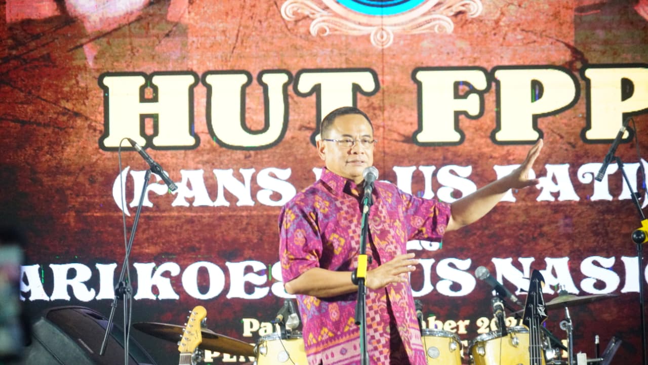 Bupati Pati Sudewo saat memberikan sambutan pada peringatan Hari Koes Plus Nasional dan HUT Fans Plus Pati di Pendopo Kabupaten.