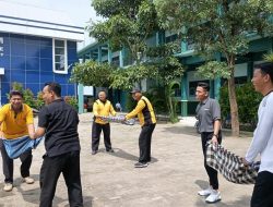 Voli Air Pakai Sarung Meriahkan Hari Guru di SMK NU Lasem