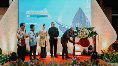 Peluncuran Serah Terima Hasil Studi Integrated City Planning (ICP) in Java di Pendopo Si Panji, Kabupaten Banyumas