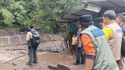 Banjir Bandang Kembali Terjang Wisata Guci Tegal, Jembatan Ambruk dan Alat Berat Hanyut