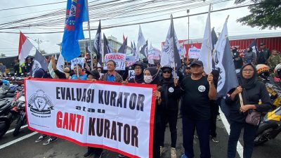 Pesangon Tak Kunjung Cair, Ratusan Eks Pekerja Sritex Geruduk PN Semarang