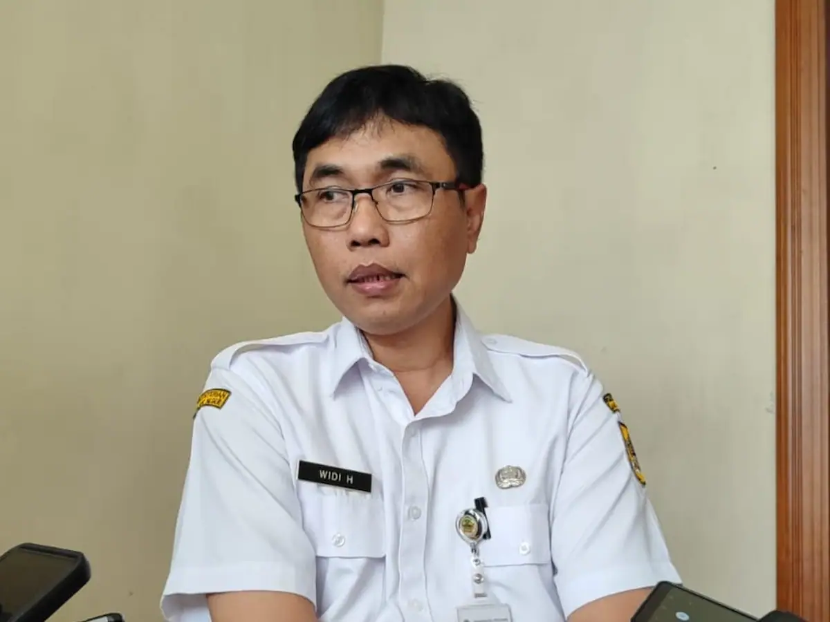 Kepala DLHK Jawa Tengah Widi Hartanto saat memberikan keterangan mengenai penyebab banjir dan longsor di kaki Gunung Slamet.