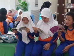 Bukan Sekadar Membaca, Begini Cara Seru Perpusda Jepara Gaet Anak SD
