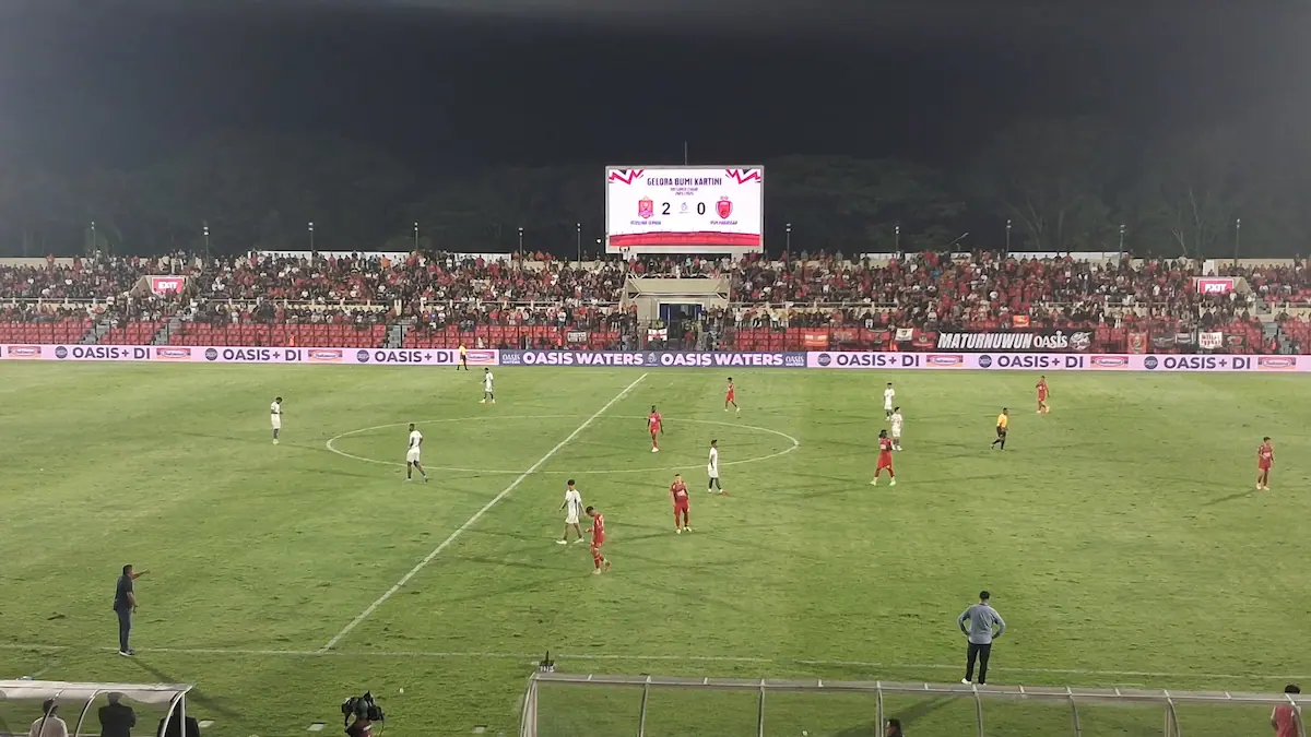 Papan skor menunjukkan hasil akhir 2-0 antara Persijap Jepara melawan PSM Makasar di Stadion Gelora Bumi Kartini (GBK) Jepara