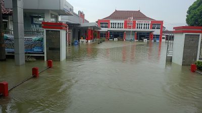 Samsat Kendal Kebanjiran! Cek Lokasi Layanan Darurat di Sini