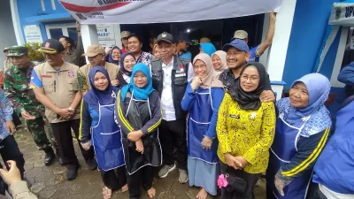 Wamensos Salurkan Bantuan Rp 1,4 Miliar untuk Korban Banjir Pemalang