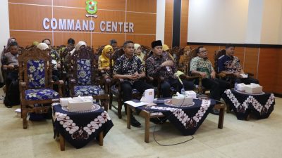 Wakil Bupati Banjarnegara Wakhid Jumali mengikuti rakor verifikasi data Makan Bergizi Gratis di Command Center