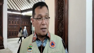 Kepala Pelaksana Harian BPBD Jawa Tengah Bergas Catursasi saat memberikan keterangan pers di Kantor Gubernur Jateng.