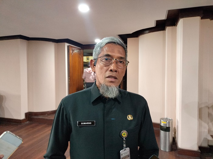 Sekretaris Daerah Provinsi Jawa Tengah, Sumarno memberikan keterangan pers terkait video viral aktivitas zikir di Candi Prambanan