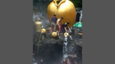 Pancuran 13 wisata pemandian air panas Guci Tegal sebelum diterjang banjir