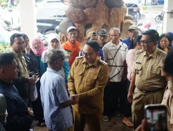 Tekan Angka Kemiskinan, Baznas Pati Bagikan Zakat kepada Ratusan Warga Kurang Mampu