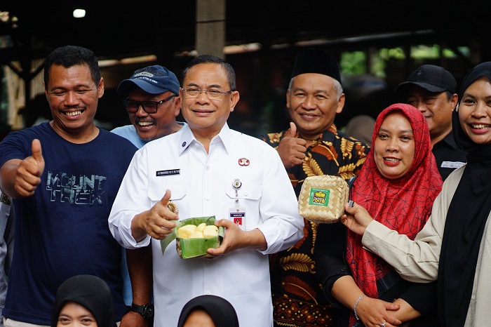 Bupati Pati Sudewo saat meninjau hasil panen di sentra produksi Kecamatan Gembong