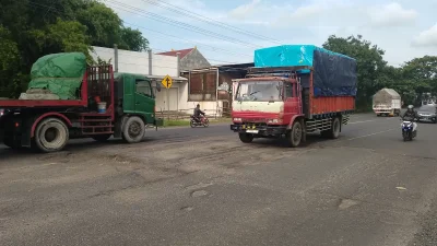 Jalan Rusak Kudus-Pati di Jekulo Bahayakan Pengendara, Warga Mengeluh