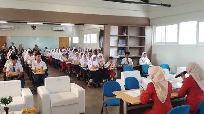 Cair Rp 1 Juta Per Siswa, Bank Jateng Bagikan Beasiswa untuk Pelajar SD dan SMP di Kudus