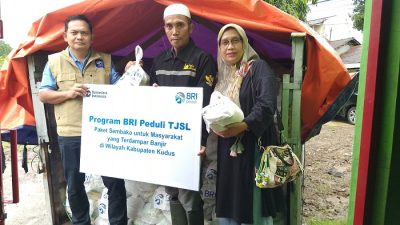 BRI Kudus Salurkan Bantuan 1.000 Paket Sembako untuk Korban Banjir