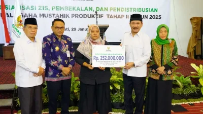 Modal Usaha UMKM Cair! Baznas Salurkan Bantuan Stimulan Rp 3 Juta per Orang di Pati dan Rembang