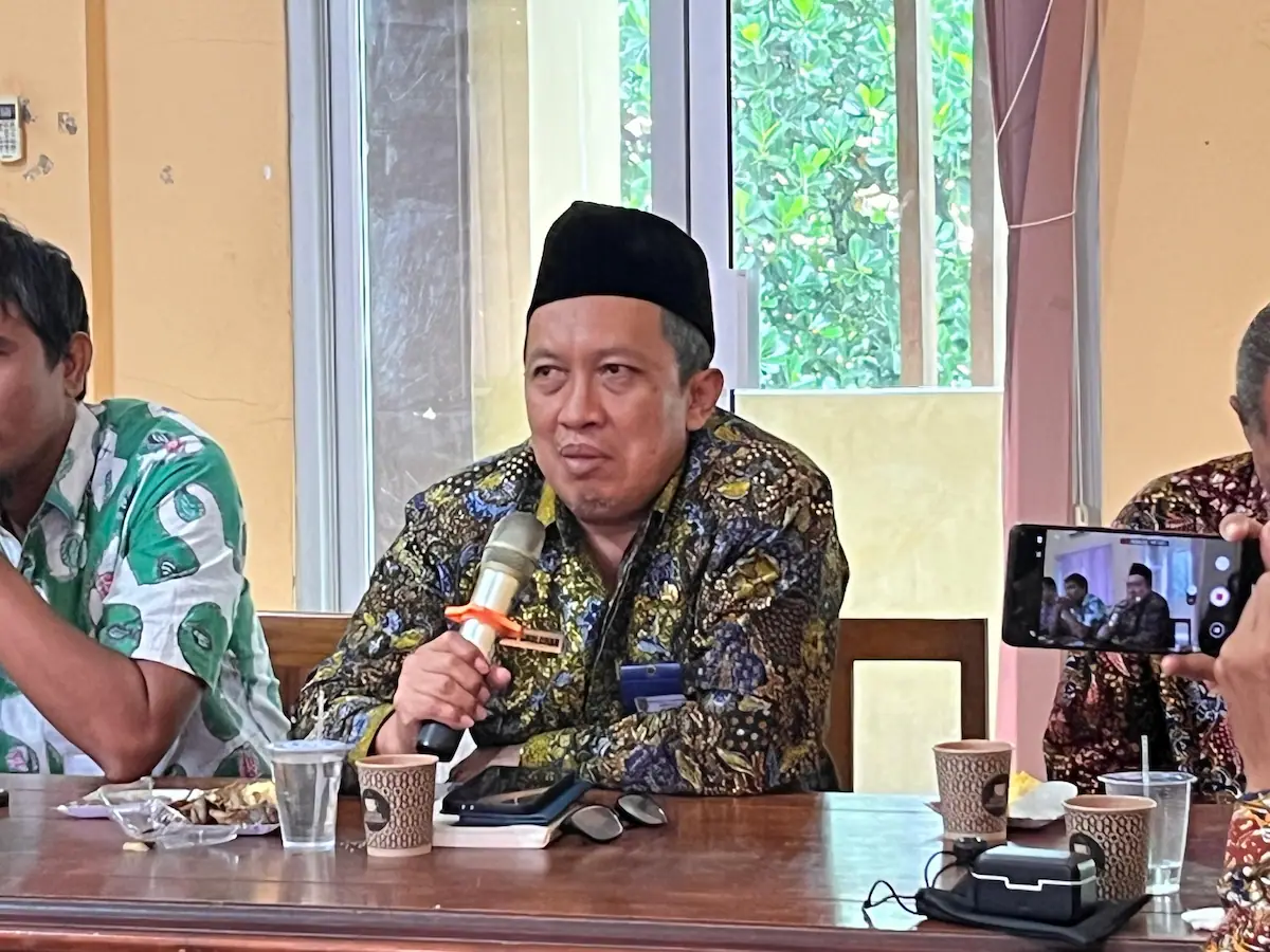 Kepala Dindikpora Rembang Achmad Sholchan saat memberikan keterangan terkait aturan outing class sekolah di Kabupaten Rembang.
