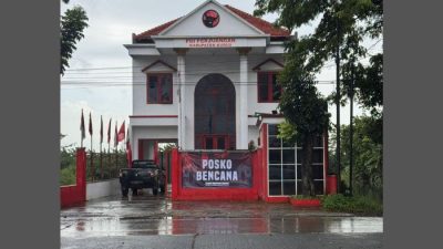 Siaga Darurat, Kantor Baru PDIP Kudus Disulap Jadi Tempat Pengungsian Warga