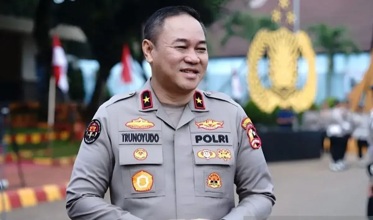 Karopenmas Divhumas Polri Brigjen Pol Trunoyudo Wisnu Andiko saat memberikan keterangan pers terkait penonaktifan Kapolresta Sleman di Jakarta